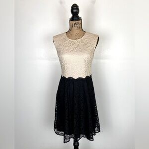 Betsey Johnson Lace Midi Dress Size 6 Black & Cream Sleeveless Romantic Feminine